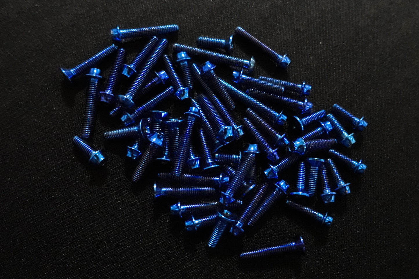 Team Associated B7 G5 Titanium Screw Kit (upper)