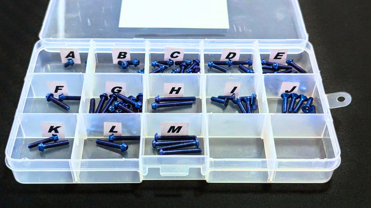 Team Associated B7 G5 Titanium Screw Kit (upper)